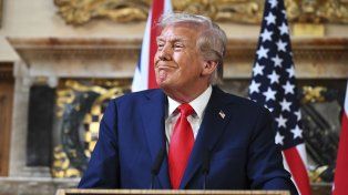 EEUU emitirá pasaportes conmemorativos con la foto de Trump