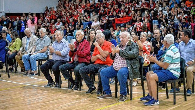 Una muy buena cantidad de personas asistieron al acto que marcó un antes y un después en la vida institucional y deportiva de Patronato.