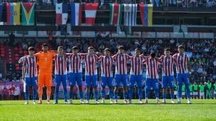 Medalla de oro en fútbol en los Suramericanos: el arquero de Paraguay juega en Central