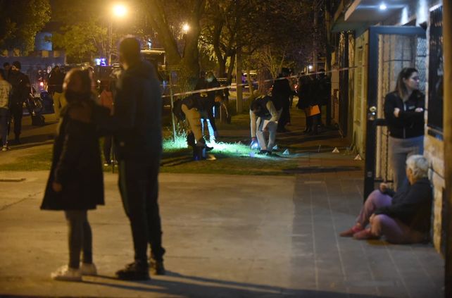 Disparan contra tres casas y matan a una chica de 14 años que estaba lavando los platos