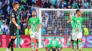 Betis no pudo en la ida por los 16vos de final de la Liga de Europa, al caer contra Frankfurt.