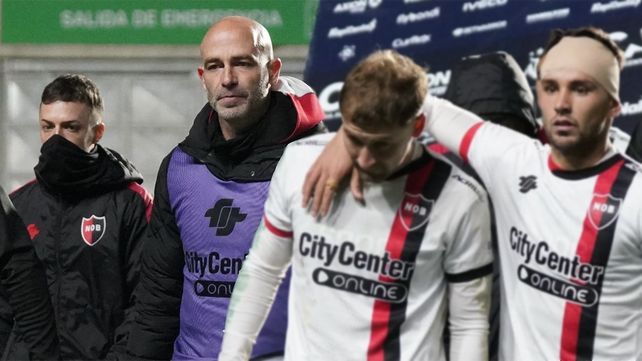 Sebastián Méndez deja el estadio de San Nicolás