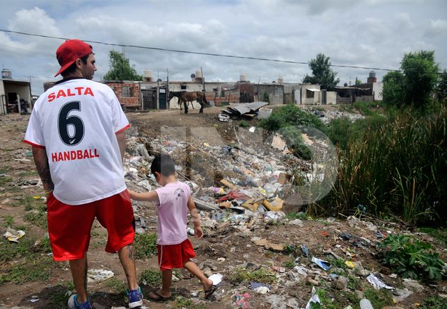 Vecinos de Barranquitas Oeste se inundan por una obra de desagües mal realizada