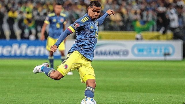 Colombia desafectó a Wilmar Barrios para jugar con Paraguay por llegar al límite de amarillas.&nbsp;
