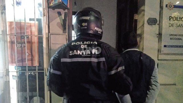 Sin salida: un ladrón fue sorprendido y apresado cuando robaba una farola del Parque Juan de Garay