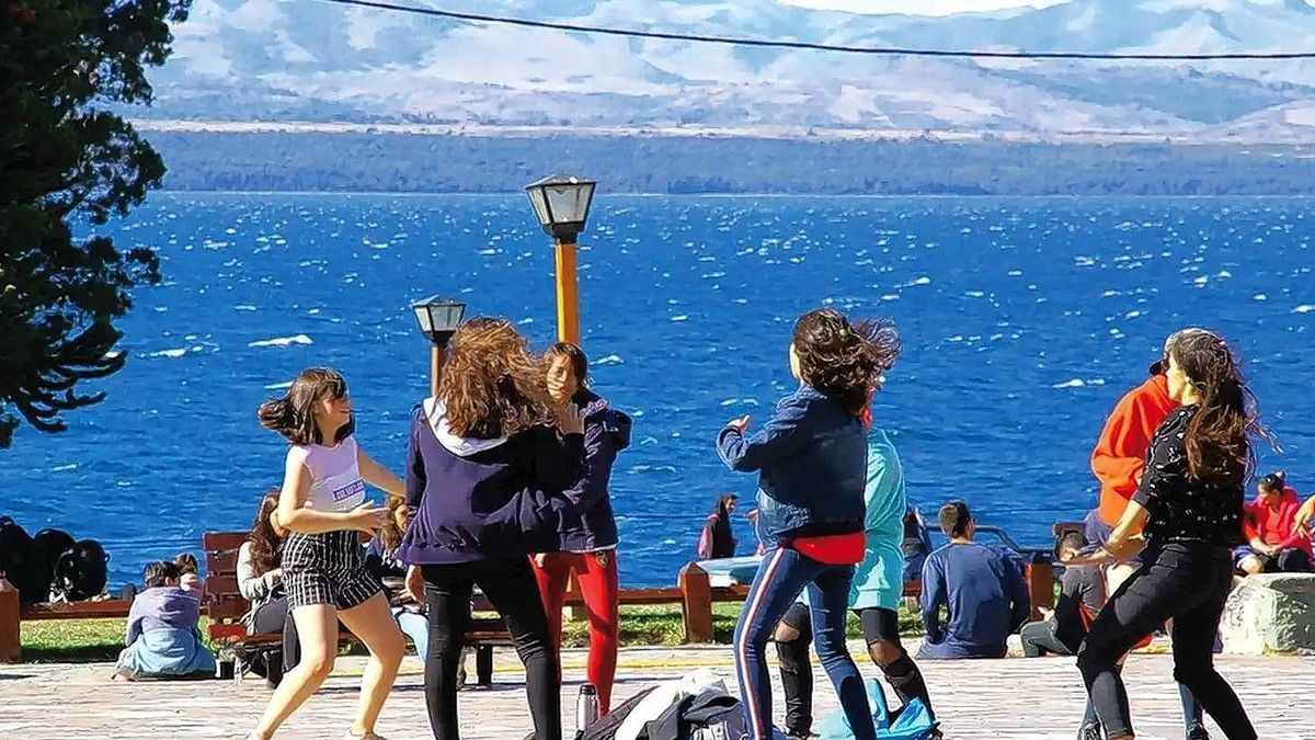 Contagios de Covid en Bariloche ponen en riesgo la continuidad de viajes de egresados