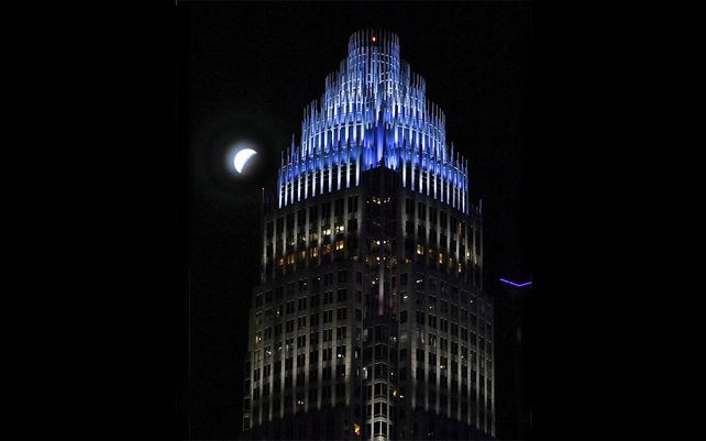 Las espectaculares imágenes del eclipse parcial lunar