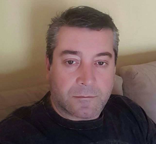 El comerciante Ricardo Emanuel Capoulat tenia 54 años y vivía en Villa Gobernador Gálvez.  