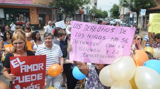 Amigos de la familia Di Terlizzi apoyaron su reclamo