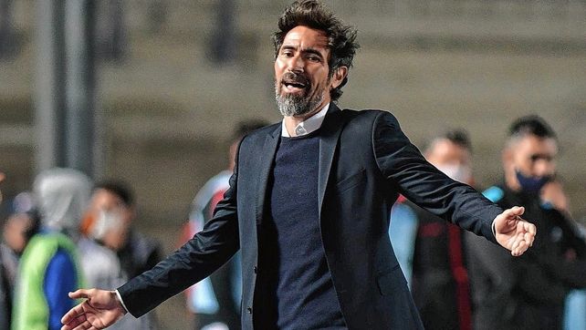 Eduardo Domínguez una vez más obligado a cambiar de cara a la final ante Racing.