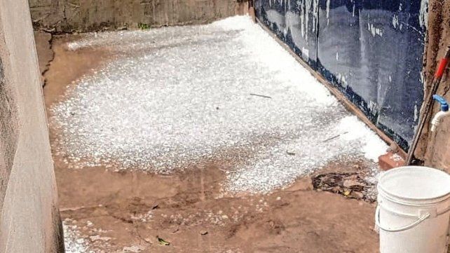 Fuerte tormenta en Paraná: una intensa granizada sorprendió a la ciudad.