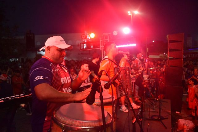 Unión, entre la fiesta y la ilusión: todo el color de los hinchas en un día muy especial