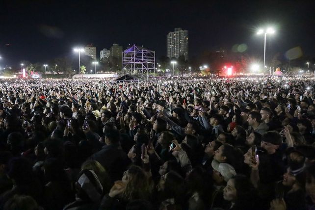 QLokura convocó a una multitud en el cierre del Fan Fest de los Juegos Suramericanos en Santa Fe