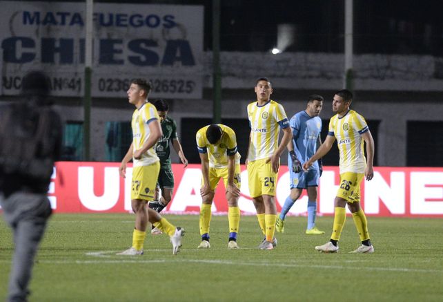 Con el Kily González como DT, Central fue a cancha de Sarmiento con un equipo alternativo y perdió.