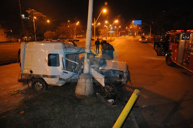 Tres heridos graves en un choque sobre Avenida 27 de Febrero