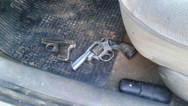 Armados. Los chicos detenidos salieron con revólveres a bailar.&nbsp;