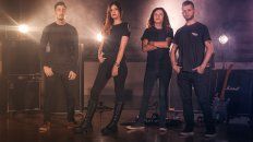 Mica Racciatti con los integrantes de su banda. Mica Racciatti con los integrantes de su banda.