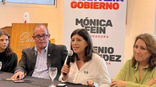Las precandidatas a gobernadora Mónica Fein, y a diputada provincial Clara García&nbsp;