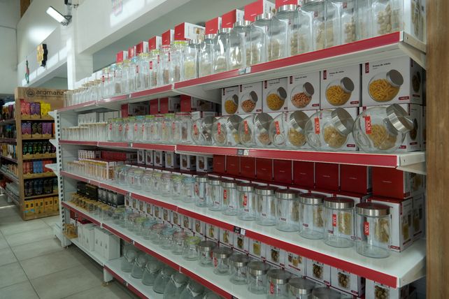 La familia Chaya busca competir con la estrategia de precios y volumen.