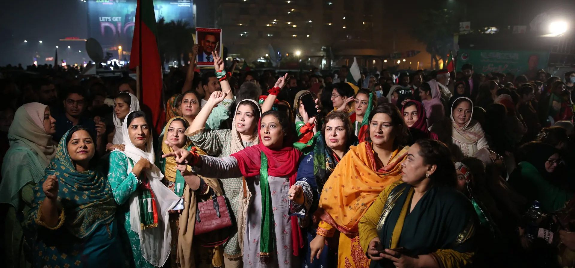 Lahore, Pakistán Estallan protestas tras intento de asesinato del ex primer ministro pakistaní Imran Khan Fotografía: Agencia Anadolu/Getty Images