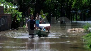 Crecida del Paraná: hay cerca de 400 evacuados en toda la provincia