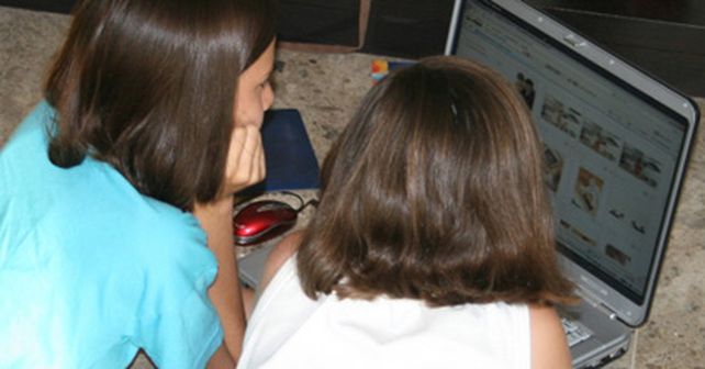 Internet versus televisi&oacute;n: ya hay empate en el consumo de los adolescentes