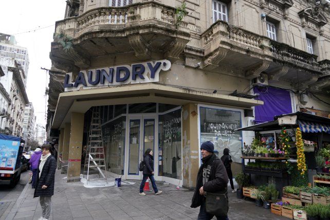 La esquina de Mitre y Córdoba se ocupó rápidamente tras la salida de Laundry.