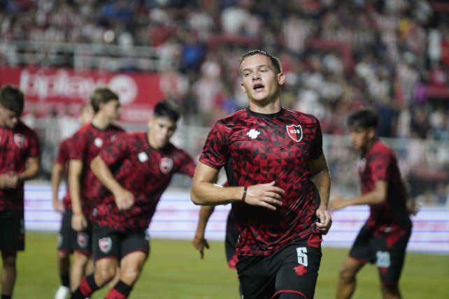 El volante de Newells se fianzó como titular.
