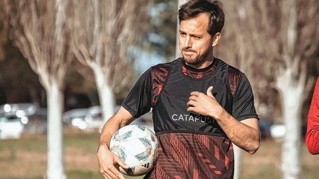 Colón se enfoca ahora en el partido límite ante Defensores de Belgrano mientras espera DT