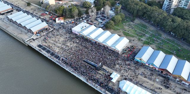 El desfile de cosplayers de la convención de historietas Crash Bang Boom fue el evento más atractivo del fin de semana.