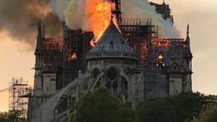 Un incendio devastó parte de la Catedral de Notre Dame