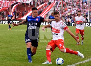 Poner la cabeza de lleno en la Superliga