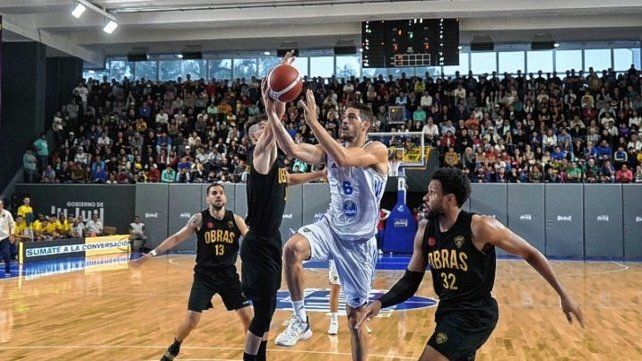 Boca superó a Obras en la inaugurado del renovado gimnasio de la Federación de Jujuy.