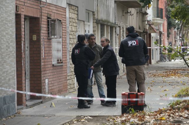 Los efectivos peritaron el lugar del atentado