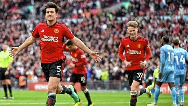 Manchester United superó por penales a Conventry y jugará la final de la FA Cup ante Manchester City.