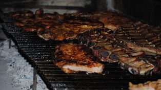 Se atragantó con el asado y sus familiares y amigos no pudieron socorrerlo
