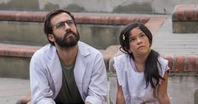 Nicolás Francella y Lola Carelli como Francisco y Sofía