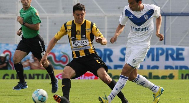 Vélez y Olimpo se enfrentan con la mira directa en el promedio