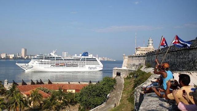 Estados Unidos prohíbe a sus ciudadanos viajar en crucero a Cuba