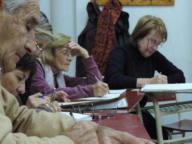 Inscriben en el Departamento de la Mediana y Tercera Edad de Ciencias de la Educación