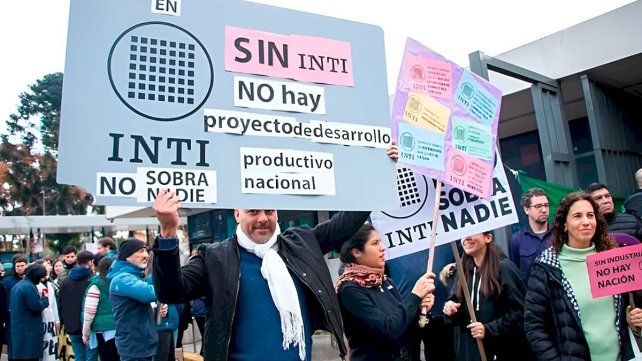 El recorte en el Instituto Nacional de Tecnología Industrial (INTI) implica 1.000 despidos en todo el país. Trabadores se declararon en alerta y movilización