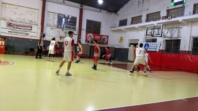 Unión se quedó con el invicto de Rivadavia A
