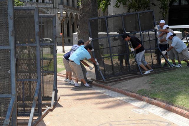 Comenzaron los preparativos para la reasunción de Cristina Fernández