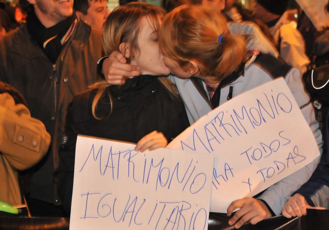 Contra la discriminación. La regulación permitió un marco legal a muchas familias pero