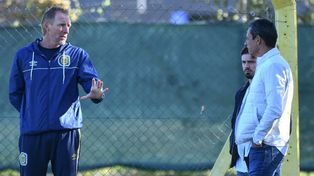 Federico Lussenhoff junto al Polillita Da Silva en la práctica canalla.