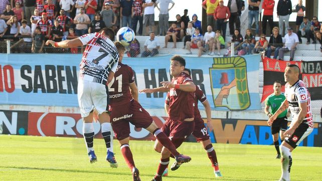 Todo el color de los partidos de Patronato y Atlético Paraná