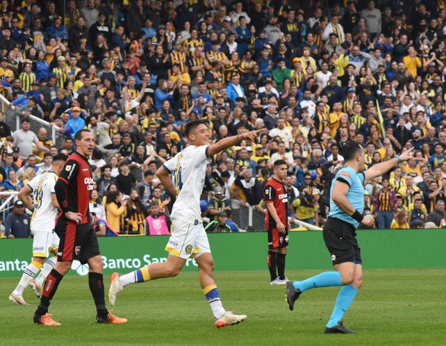 Alejo Veliz, hoy nuevamente en Central, anotó el gol del triunfo en el clásico en 2022, con Tevez como DT.