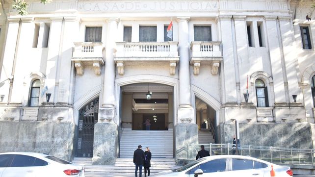 El dueño del perro pitbull que atacó ferozmente a sus dos tías fue imputado por lesiones graves culposas y quedó en libertad El dueño del perro pitbull que atacó ferozmente a sus dos tías fue imputado por lesiones graves culposas y quedó en libertad