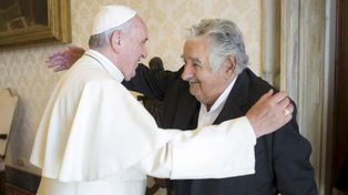 José Mujica dijo en un encuentro mundial que el Papa honra a la humanidad entera