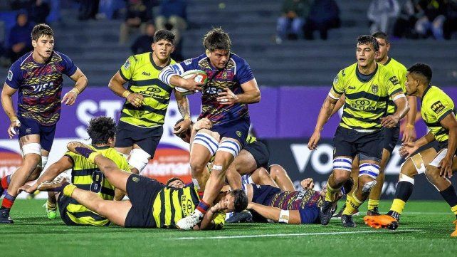 Pampas goleo a Peñarol en Montevideo por un contundente 63 a 25.